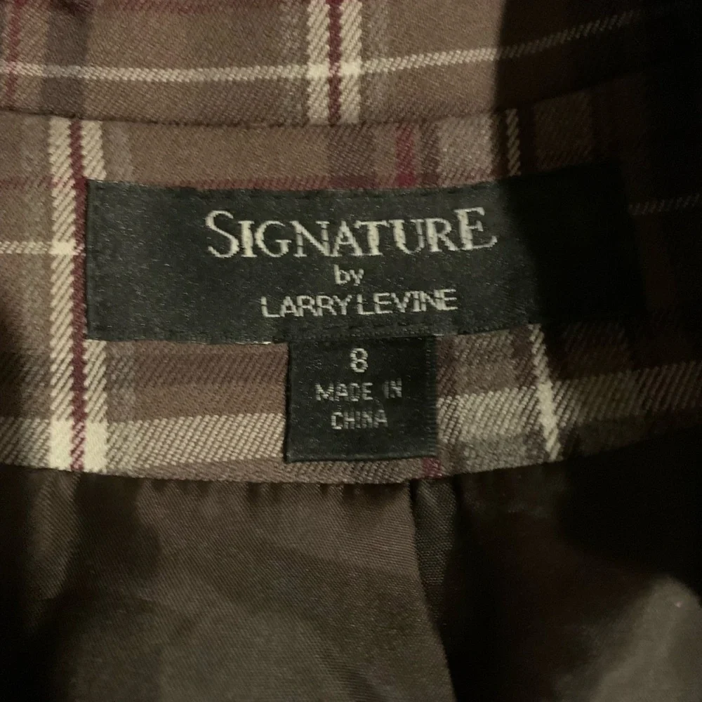 Signature by Larry Levine plaid peacoat blazer size 8 lined buttons with belt